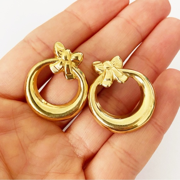 14k yellow gold bow wreath large statement earrings - Picture 2 of 7